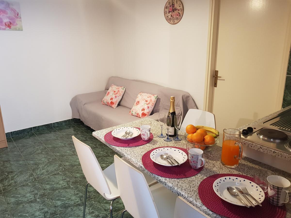 Apartmani Zoric Vodice Exteriér fotografie